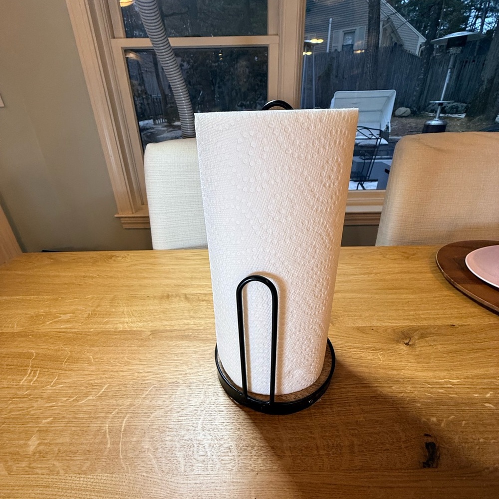 Black and wooden threshold paper towel holder